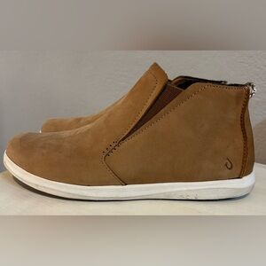 NWoT OluKai Hawai’iloa Manu Hope ship on bootie, tan brown, women’s size 9.